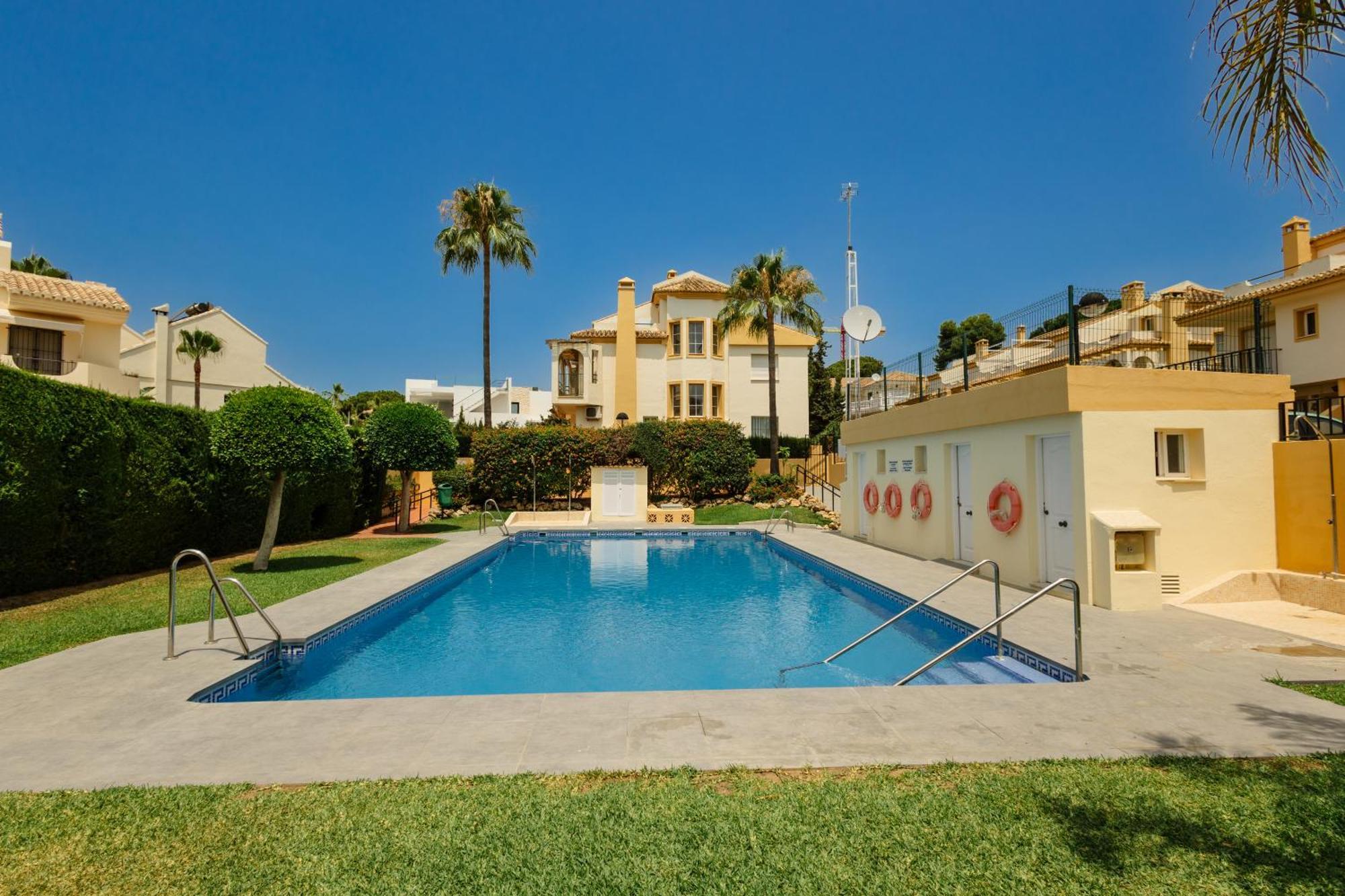 Beautiful Townhouse Walking Distance To The Beach In Costabella, Μαρμπέλλα Εξωτερικό φωτογραφία