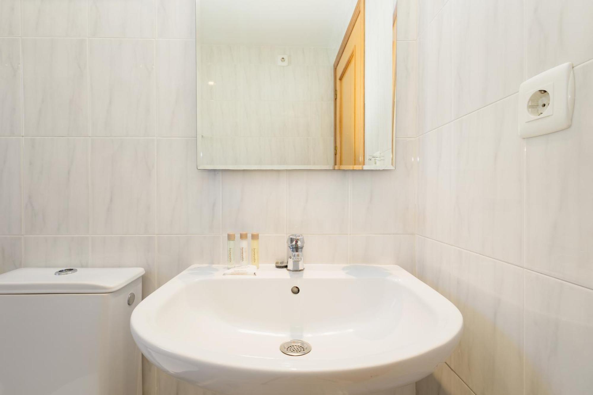 Beautiful Townhouse Walking Distance To The Beach In Costabella, Μαρμπέλλα Εξωτερικό φωτογραφία